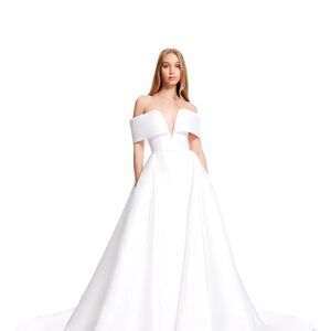 Chosen by KYHA Echo overskirt for wedding dress or formal occasion